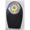 Image 1 : HEALTHOMETER LARGE WEIGH SCALE