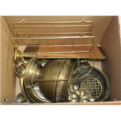 ESTATE BOX OF BRASS ITEMS