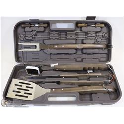 NEW BBQ SET IN CASE