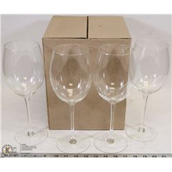 2 BOXES OF 4 WINE GLASSES