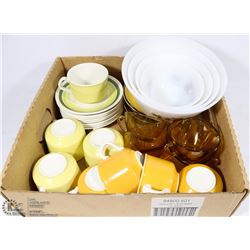 FLAT OF VINTAGE DISHES AND MUGS