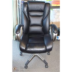 EXECUTIVE OFFICE CHAIR