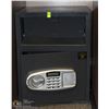 Image 1 : SMALL PARAGON OFFICE SAFE