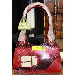 RED SNAKESKIN STYLE HANDBAG WITH STIRUP ACCENT