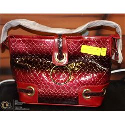 RED SNAKESKIN STYLE HANDBAG WITH CIRCLE CLOSURE