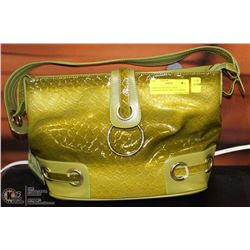 GREEN SNAKESKIN STYLE HANDBAG WITH CIRCLE CLOSURE