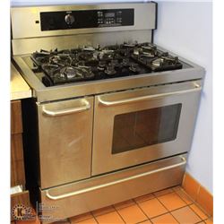 GAS 5 BURNER & CONVECTION OVEN WITH RANGE HOOD