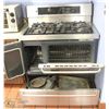 Image 2 : GAS 5 BURNER & CONVECTION OVEN WITH RANGE HOOD