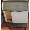 Image 1 : ICEOMATIC ICE MACHINE