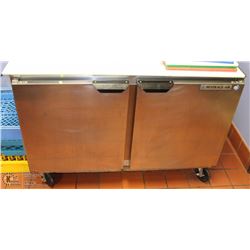 PREP TABLE W/ DOUBLE DOOR BEVERAGE AIR COOLER