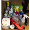 Image 1 : BOX OF ASST CLEANING SUPPLIES