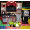 Image 1 : 2 PC LITTLE TIKES KITCHEN W/ ACCESSORIES