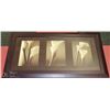 Image 1 : FRAMED 3 PICTURE FLOWER PRINT