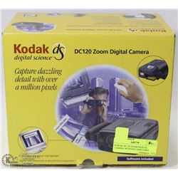 KODAK DC120 ZOOM DIGITAL CAMERA WITH BAG AND CORD