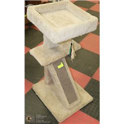 CAST PERCH AND SCRATCHER