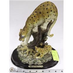 RUBY'S COLLECTION LEOPARDS STATUE