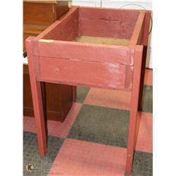 PAINTED RAISED FLOWER BED PLANTER /SAND BOX