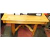 Image 1 : VINTAGE MAPLE 6 LEG TABLE