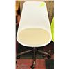 Image 1 : NEW ADJUSTABLE WHITE OFFICE CHAIR ON WHEELS