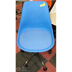 NEW ADJUSTABLE BLUE OFFICE CHAIR ON WHEELS