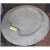 Image 1 : CONCRETE GROUND BIRDBATH 23"D