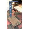 Image 1 : VINTAGE PLATFORM SCALE