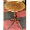 Image 1 : VINTAGE TEA TABLE