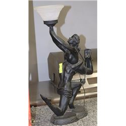 BLACK FIGURINE LAMP