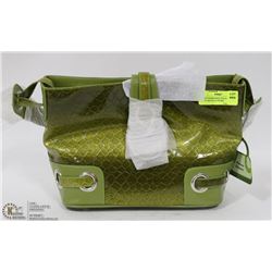 GREEN SNAKESKIN STYLEHANDBAG WITH CIRCLE CLOSURE