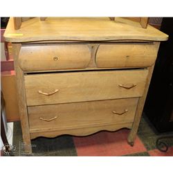 VINTAGE OAK 3 DRAWER DRESSER