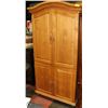 Image 1 : PINE ARMOIRE