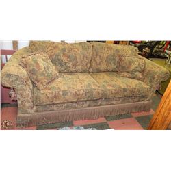 ESTATE VINTAGE STYLE SOFA WITH ACCENT PILLOWS