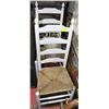 Image 1 : LOT OF 2 SETTLER TURN OF CENTURY CHAIRS - SOLID