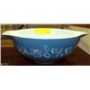 Image 1 : VINTAGE FLOWER DESIGN PYREX MIXING BOWL