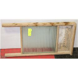 VINTAGE WASH BOARD