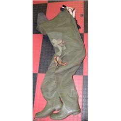 SIZE 8 CHEST WADERS