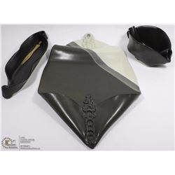 ESTATE HILLBORN POTTERY (MADE IN CANADA) MATCHING