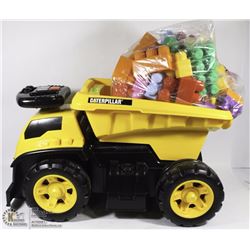 CATERPILLAR DUMP TRUCK WITH BUILDING BLOCKS