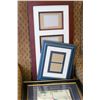 Image 2 : 2 PICTURES + 2 PICTURE FRAMES