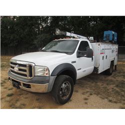 2006 FORD F550 SERVICE TRUCK, VIN/SN:1FDAF57P76EB50066 - 4X4, POWER STROKE DIESEL ENG, A /T, MAINTAI
