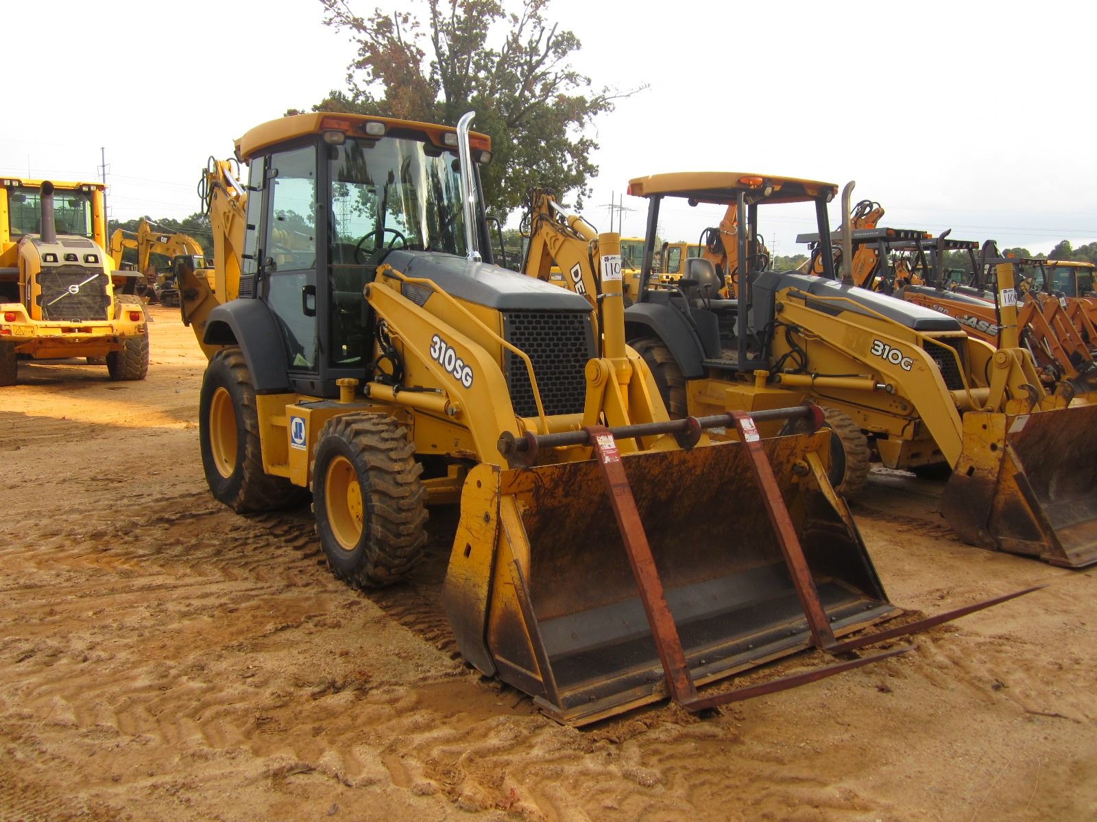 2004 JOHN DEERE 310SG LOADER BACKHOE, VIN/SN926377 4X4, E STICK, MP