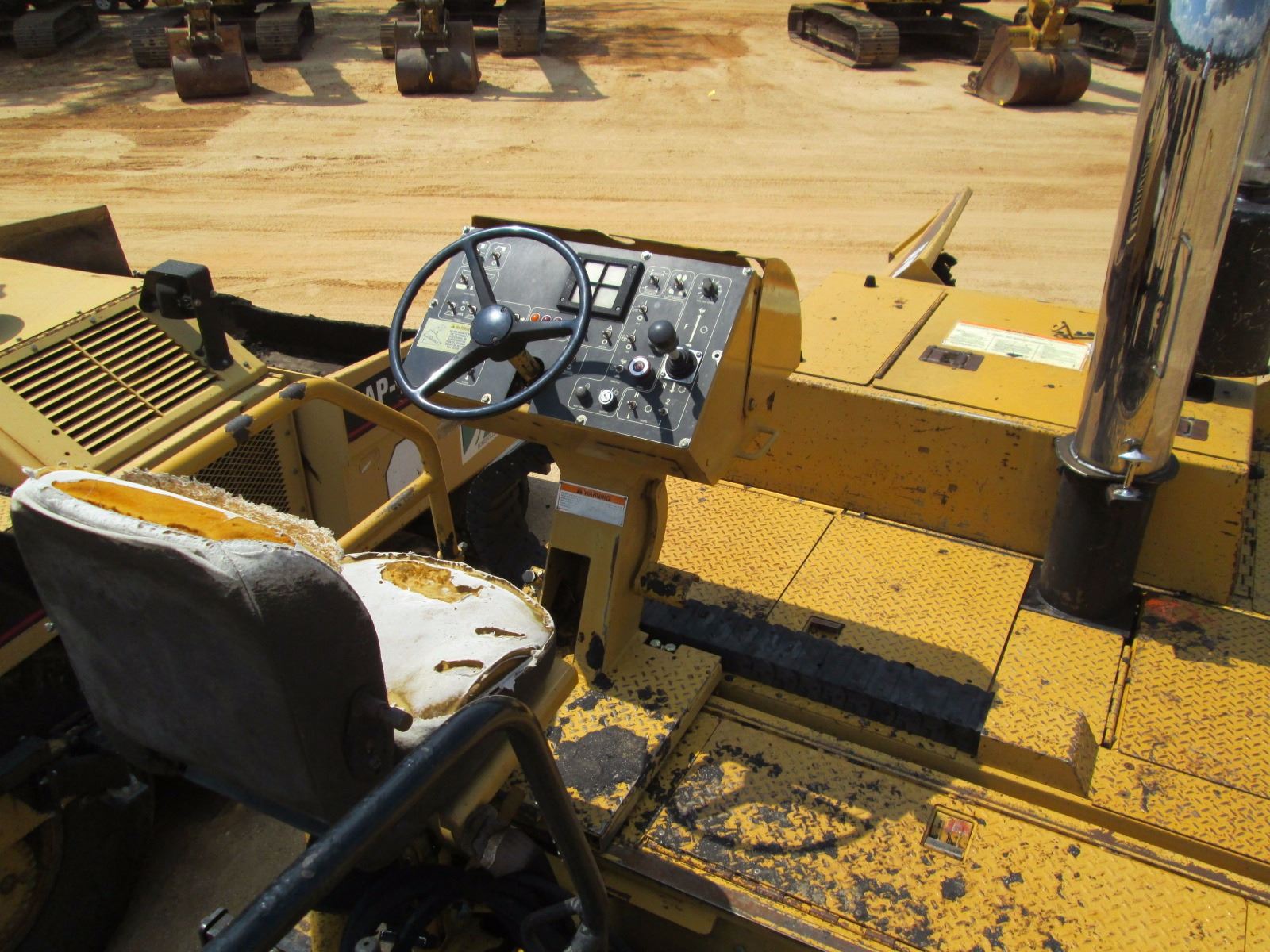 CAT AP800D ASPHALT PAVER, VIN/SN:A5P00173 - EXTEND-A-MAT 8-16B SCREED ...