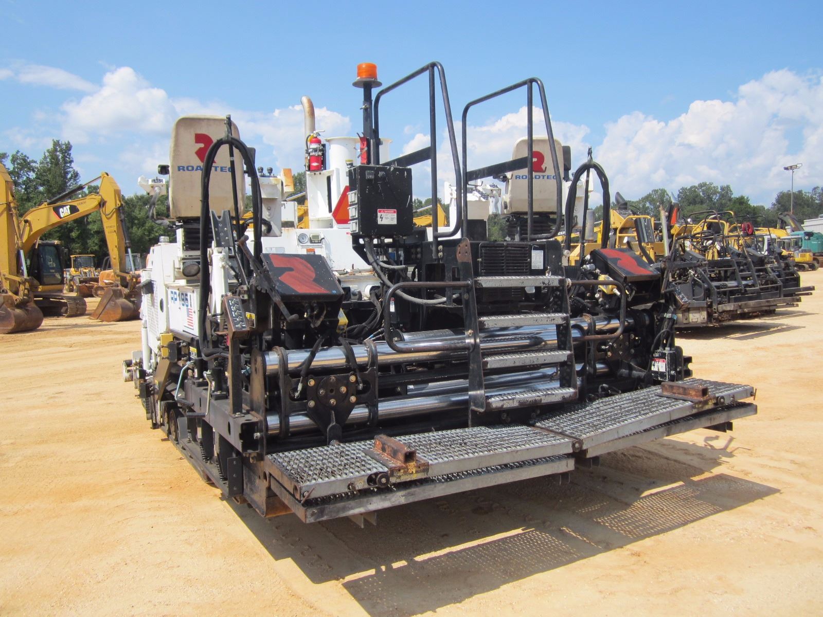2012 ROADTEC RP195 ASPHALT PAVER, VIN/SN:RP-195-269 - EAGLE 10'-19'6 ...