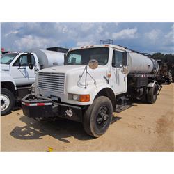 1992 INTERNATIONAL 4700 ASPHALT DISTRIBUTOR, VIN/SN:1HTSCPEN7NH431220 - S/A, INTL DIESEL ENG, 5 SPD 