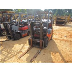 TOYOTA 7FGCU25 FORKLIFT, VIN/SN:69752 - 4,655# CAP, LP GAS, SINGLE STAGE, ROLL BAR