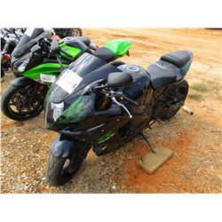 SUZUKI GSX 1000 MOTORCYCLE, - ODOMETER READING 8,344 MILES
