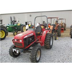 MAHINDRA 2615 FARM TRACTOR, VIN/SN:272034 - MFWD, PTO, 3 PTH, ROLL BAR, 15-19.5 TIRES, METER READING