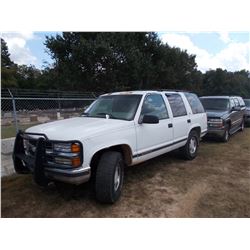 1999 CHEVROLET TAHOE, VIN/SN:1GNEK13R0XJ444801 - 4X4, V8 GAS ENG, A/T, ODOMETER READING 257,861 MILE