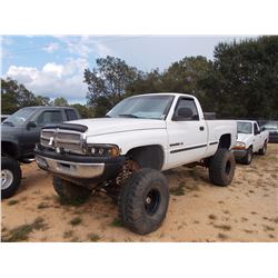 1998 DODGE 1500 PICKUP, VIN/SN:1B7HF16Z6WS700177 - 4X4, V8, GAS ENGINE, A/T, ODOMETER READING 147,81
