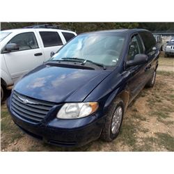 2006 CHRYSLER TOWN & COUNTRY VAN, VIN/SN:1A4GP45RX6B536194 - V6 GAS ENGINE, A/T, 6 PASSENGER, ODOMET